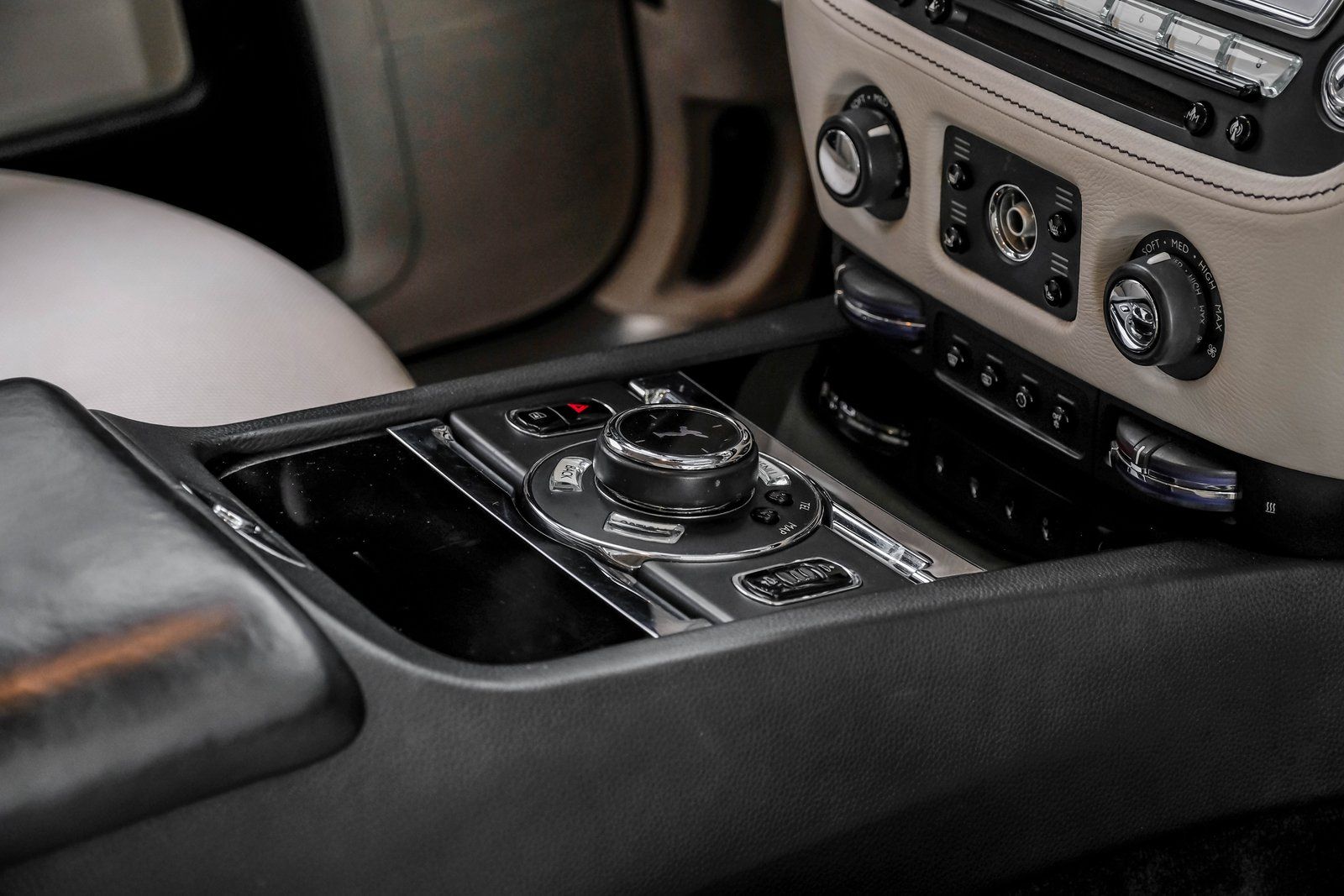 2014 Rolls-Royce Ghost Base - Photo 34