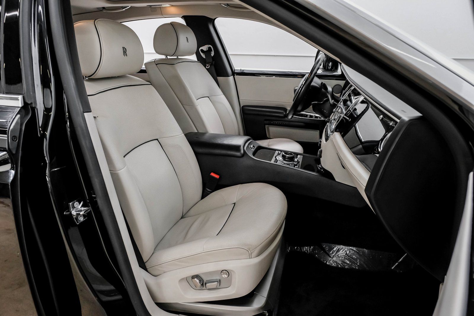 2014 Rolls-Royce Ghost Base - Photo 48