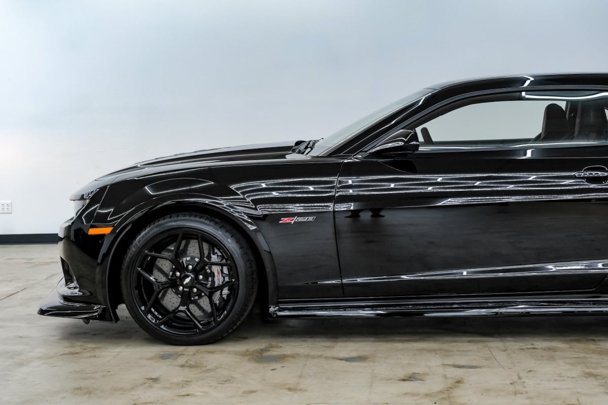 2015 Chevrolet Camaro photo 11