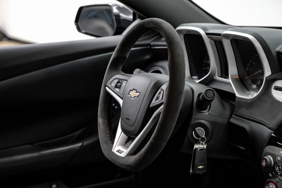 2015 Chevrolet Camaro photo 14