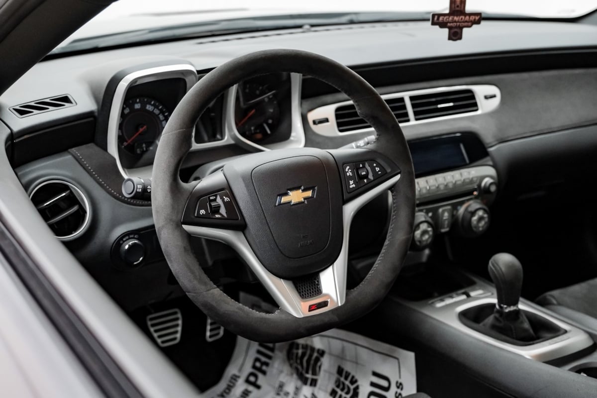 2015 Chevrolet Camaro photo 16