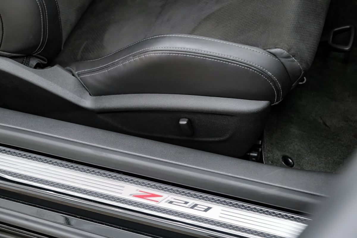 2015 Chevrolet Camaro photo 34
