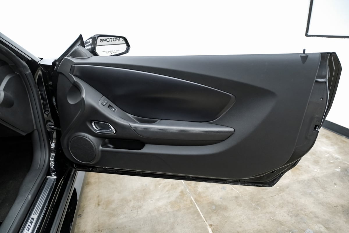 2015 Chevrolet Camaro photo 38