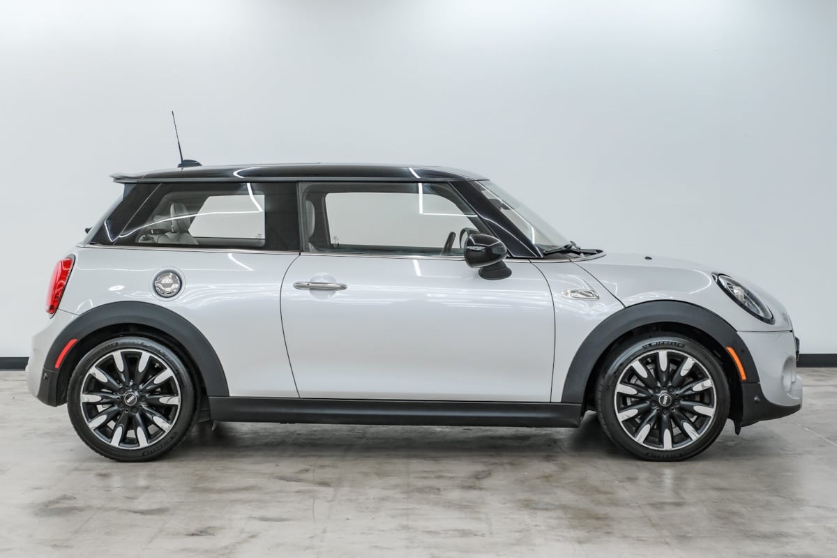 2019 Mini Cooper 2 Door Hardtop S Iconic photo 2