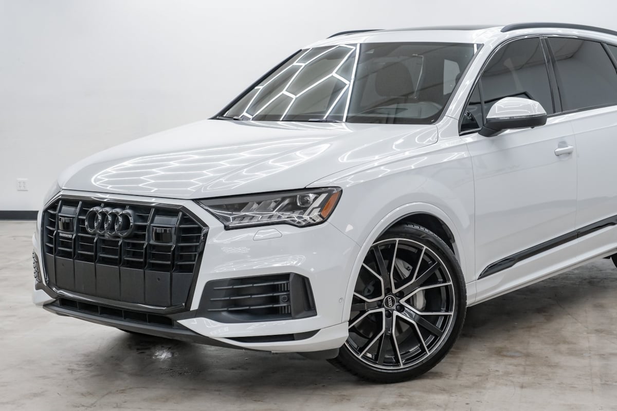 2022 Audi Q7 55 Prestige photo 2