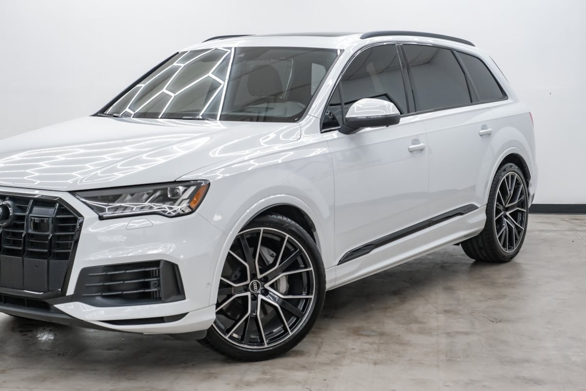 2022 Audi Q7 55 Prestige photo 3