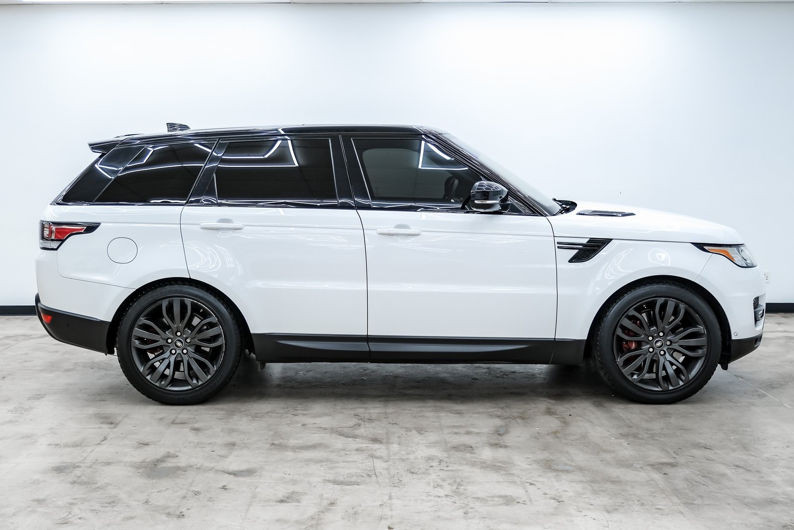 2017 Land Rover Range Rover Sport photo 4