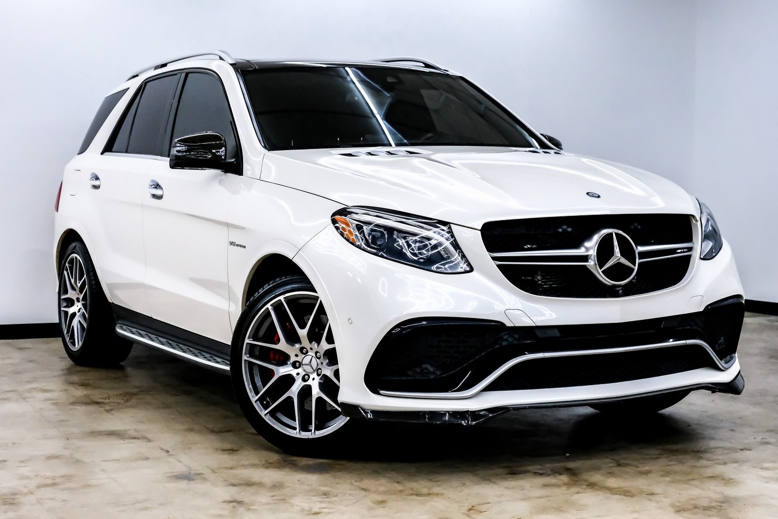 2017 Mercedes Benz GLE AMG 63 4MATIC photo 2
