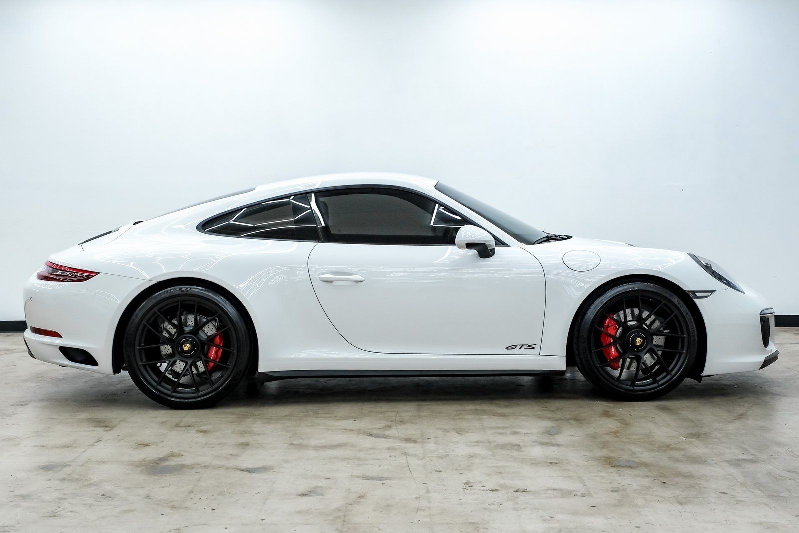 2019 Porsche 911 GTS photo 4