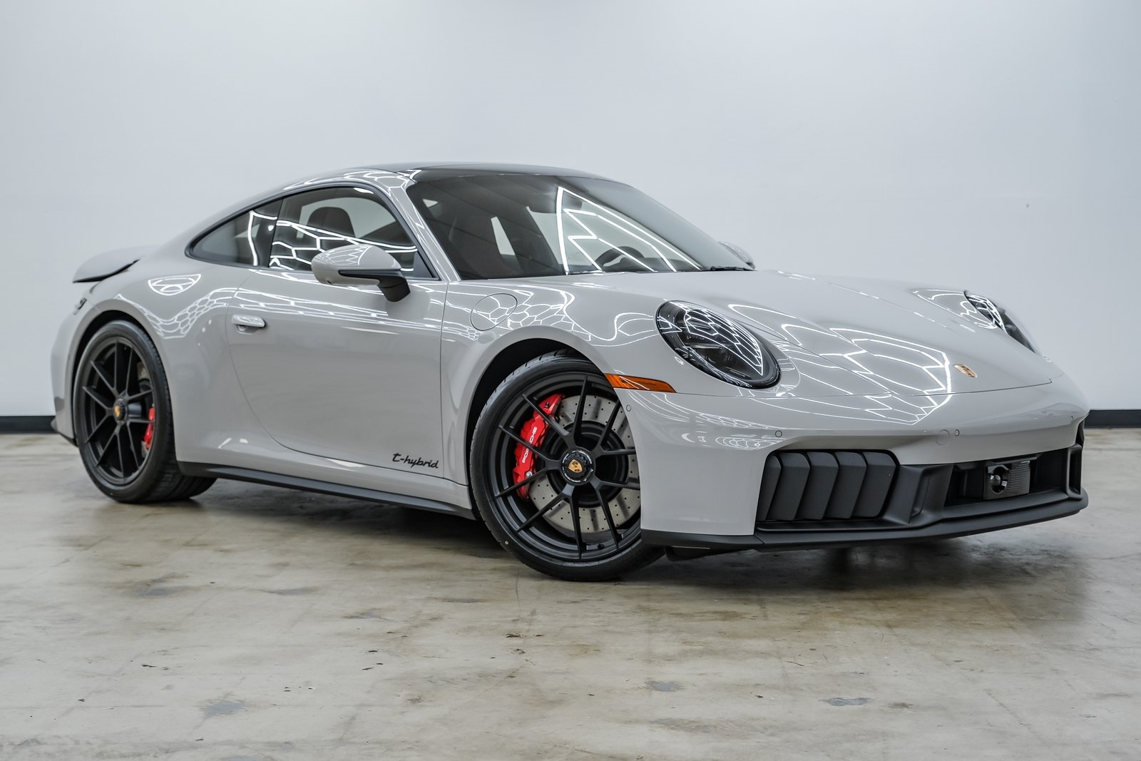 2026 Porsche 911 4 GTS photo 3