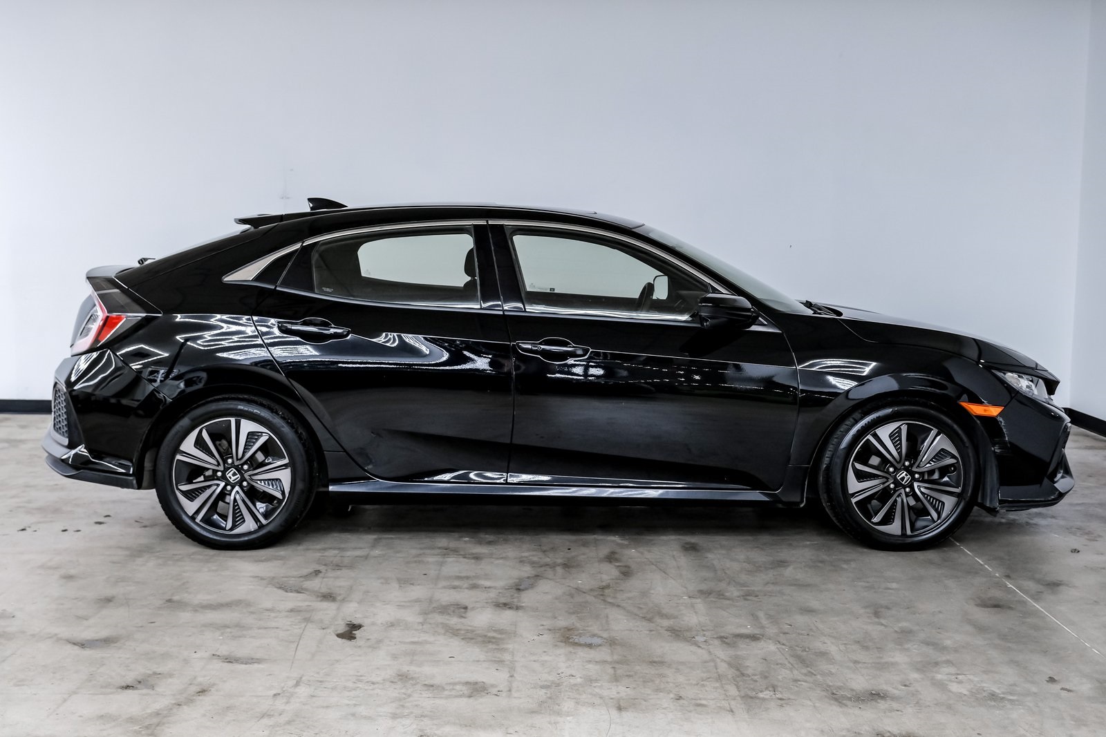 2018 Honda Civic Hatchback EX photo 4