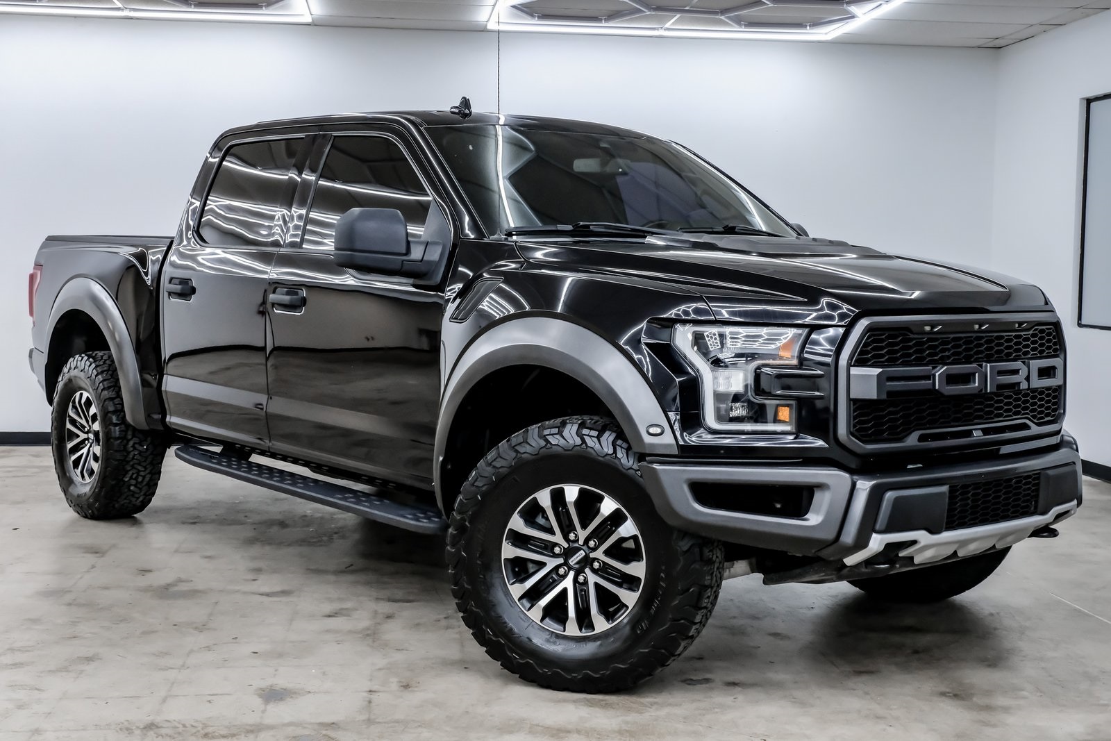 2019 Ford F-150 Raptor photo 3