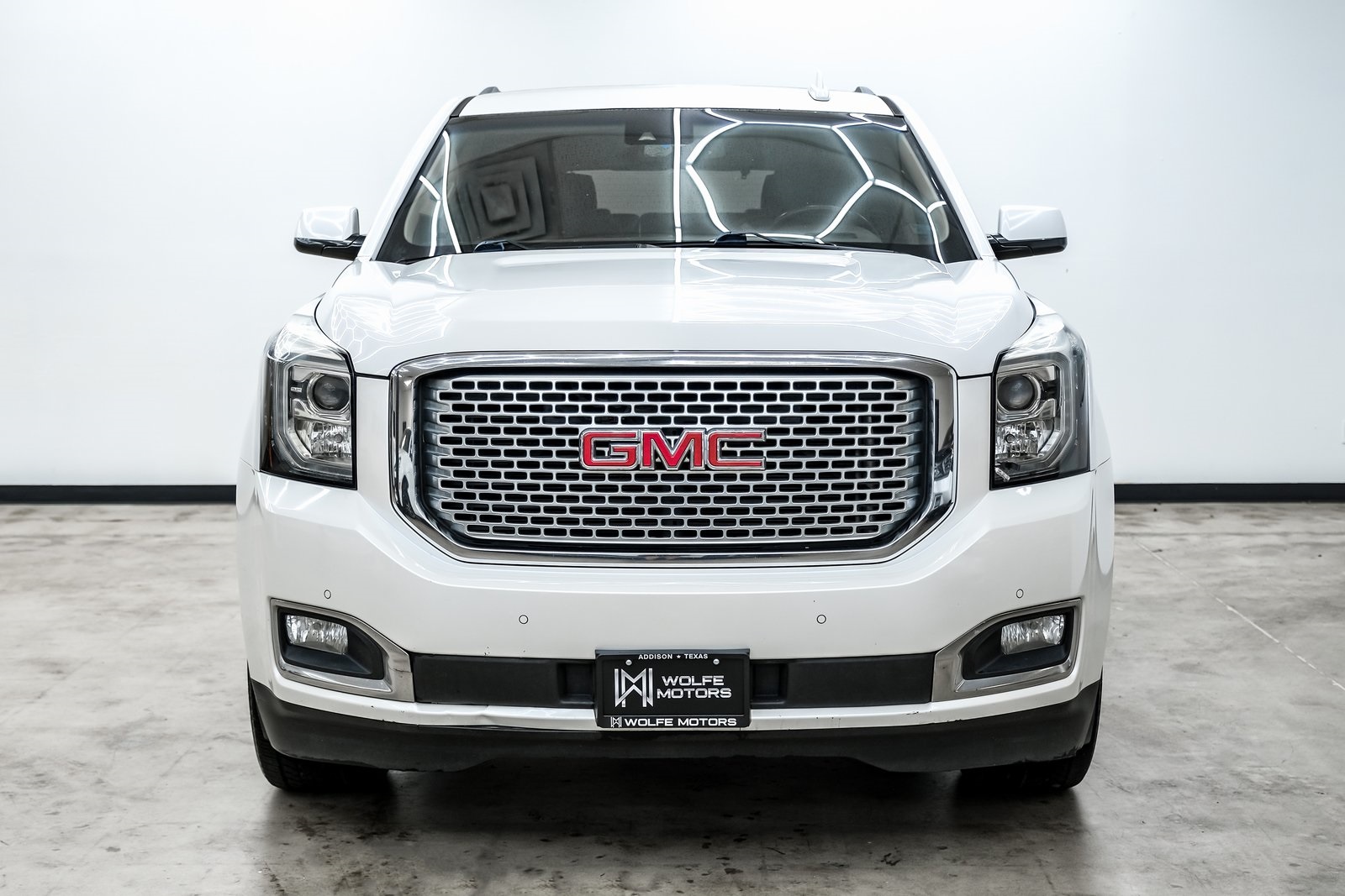 2017 Gmc Yukon Denali photo 2