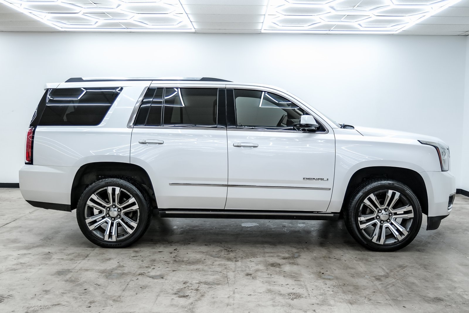 2017 Gmc Yukon Denali photo 4