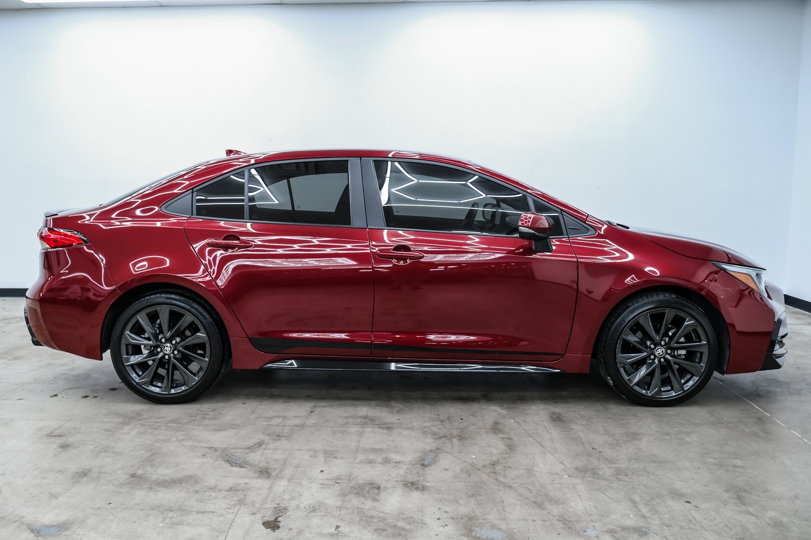 2024 Toyota Corolla SE photo 3