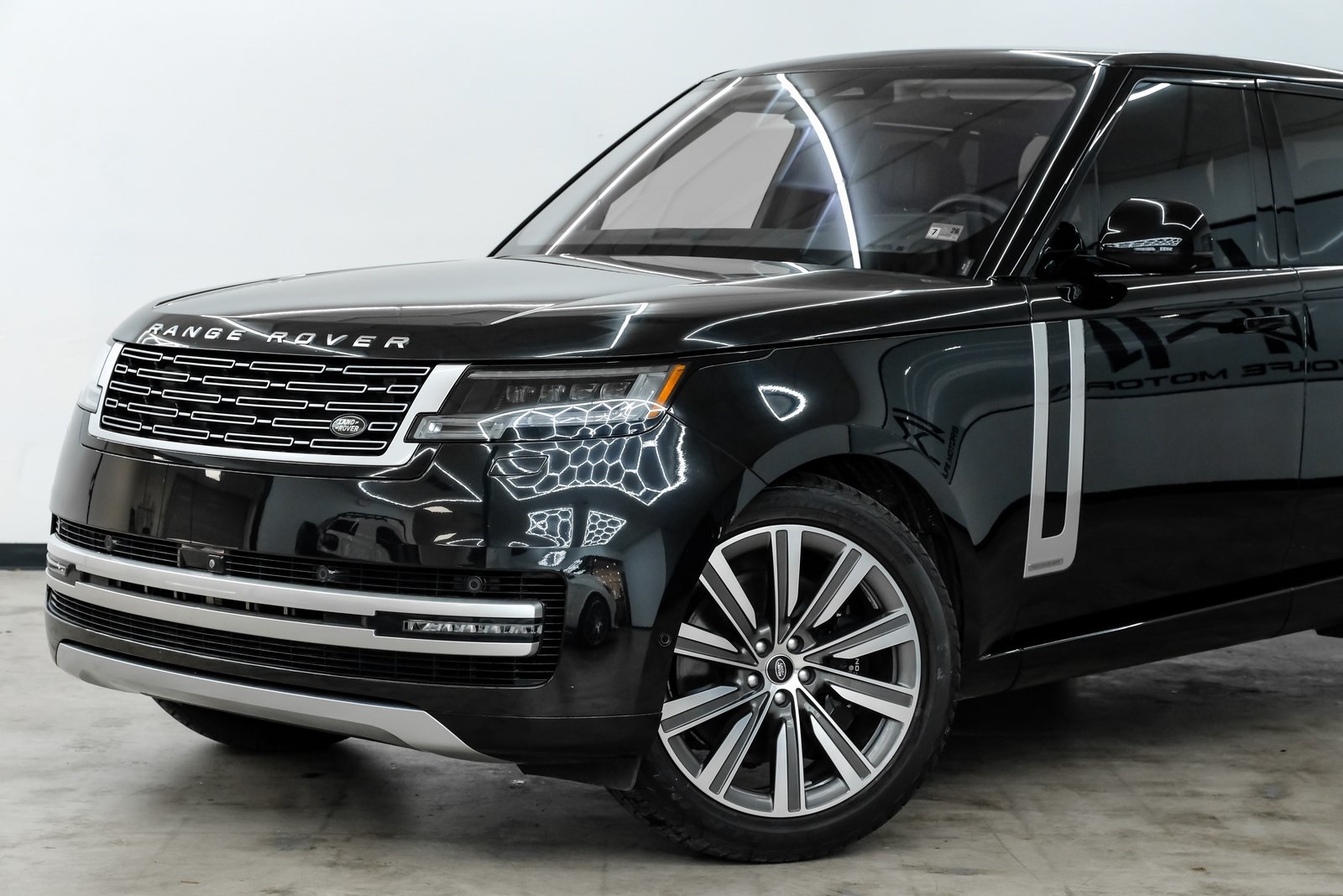 2023 Land Rover Range Rover Autobiography photo 2