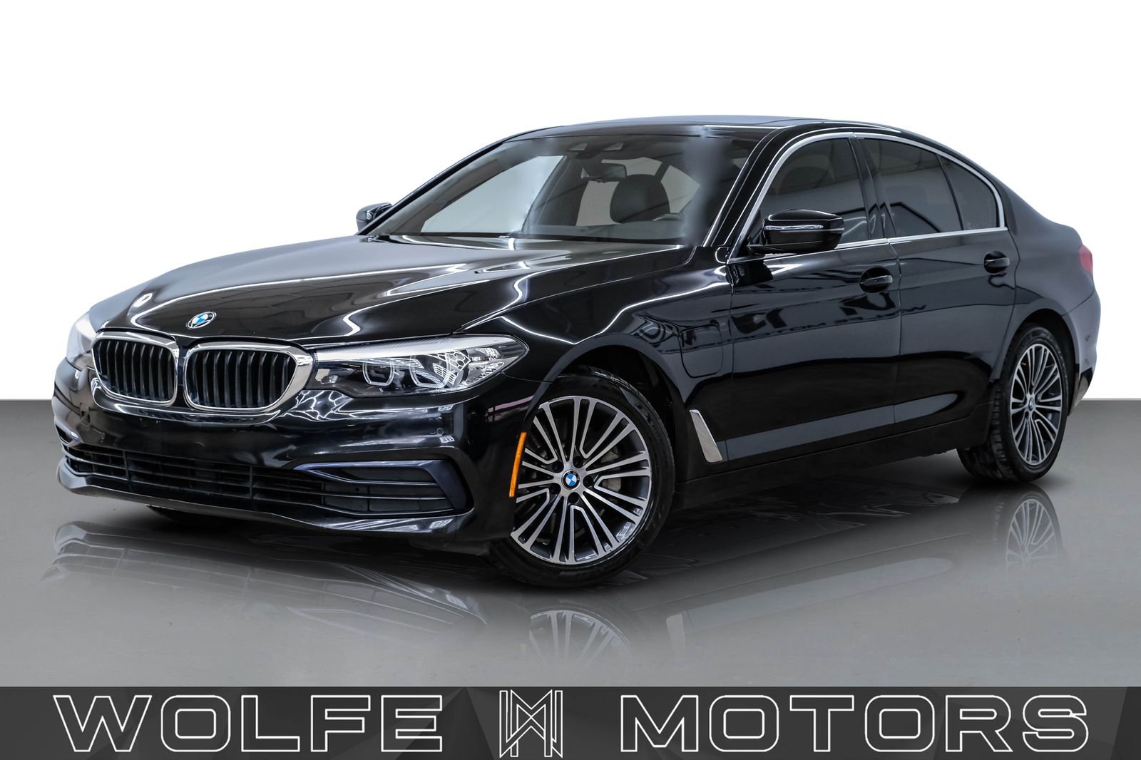 2020 BMW 5 Series 530e iPerformance Sedan's photo