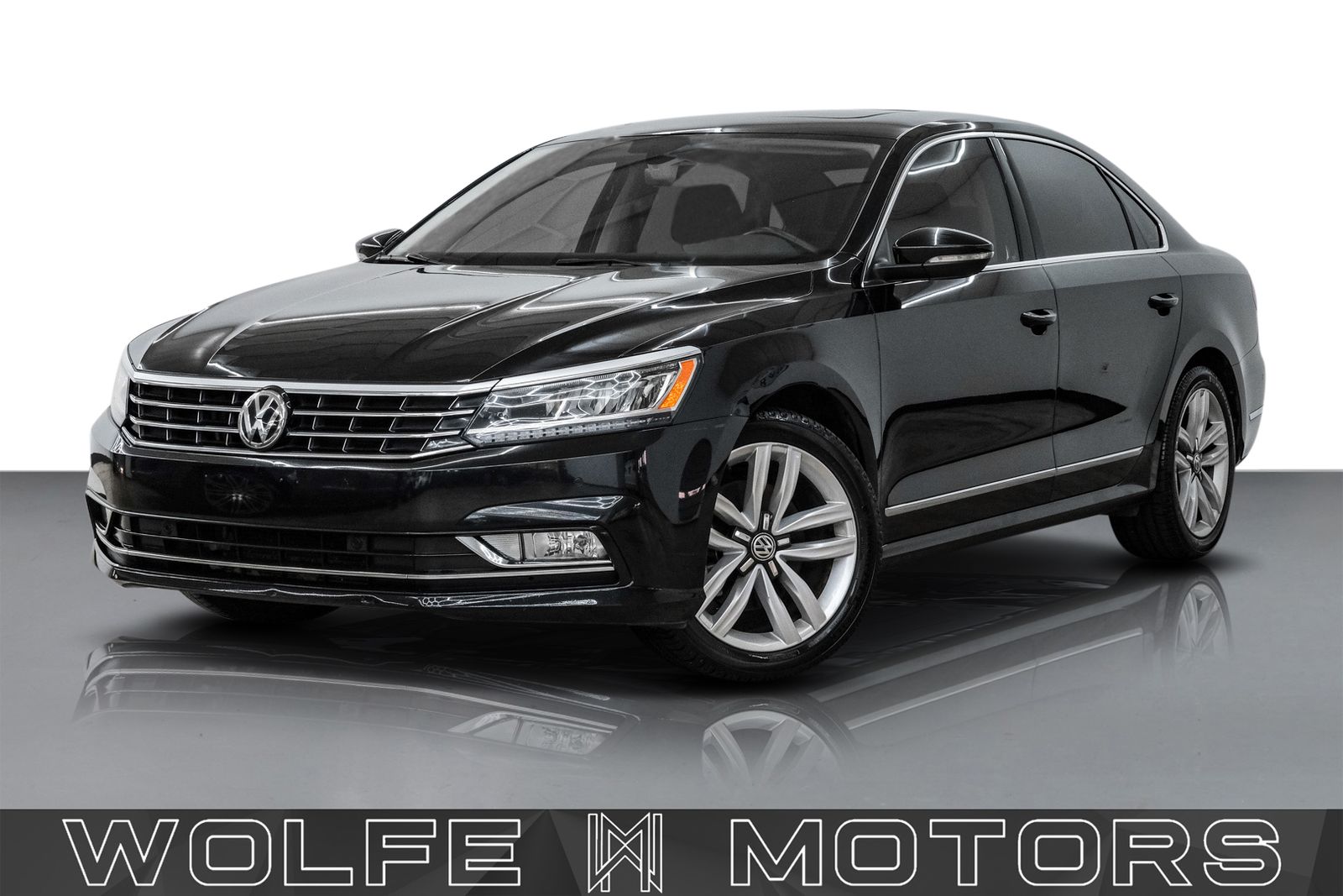 2017 Volkswagen Passat 1.8T SEL Premium Auto's photo