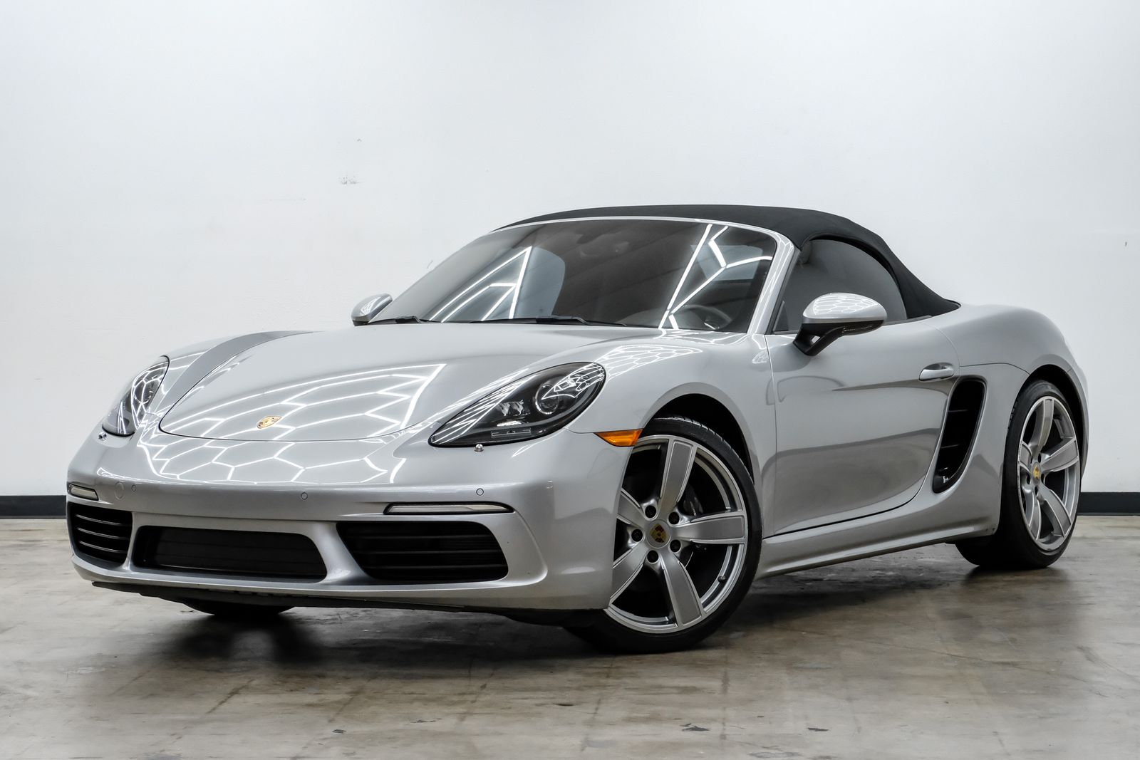 2019 Porsche 718 Base - Photo 2