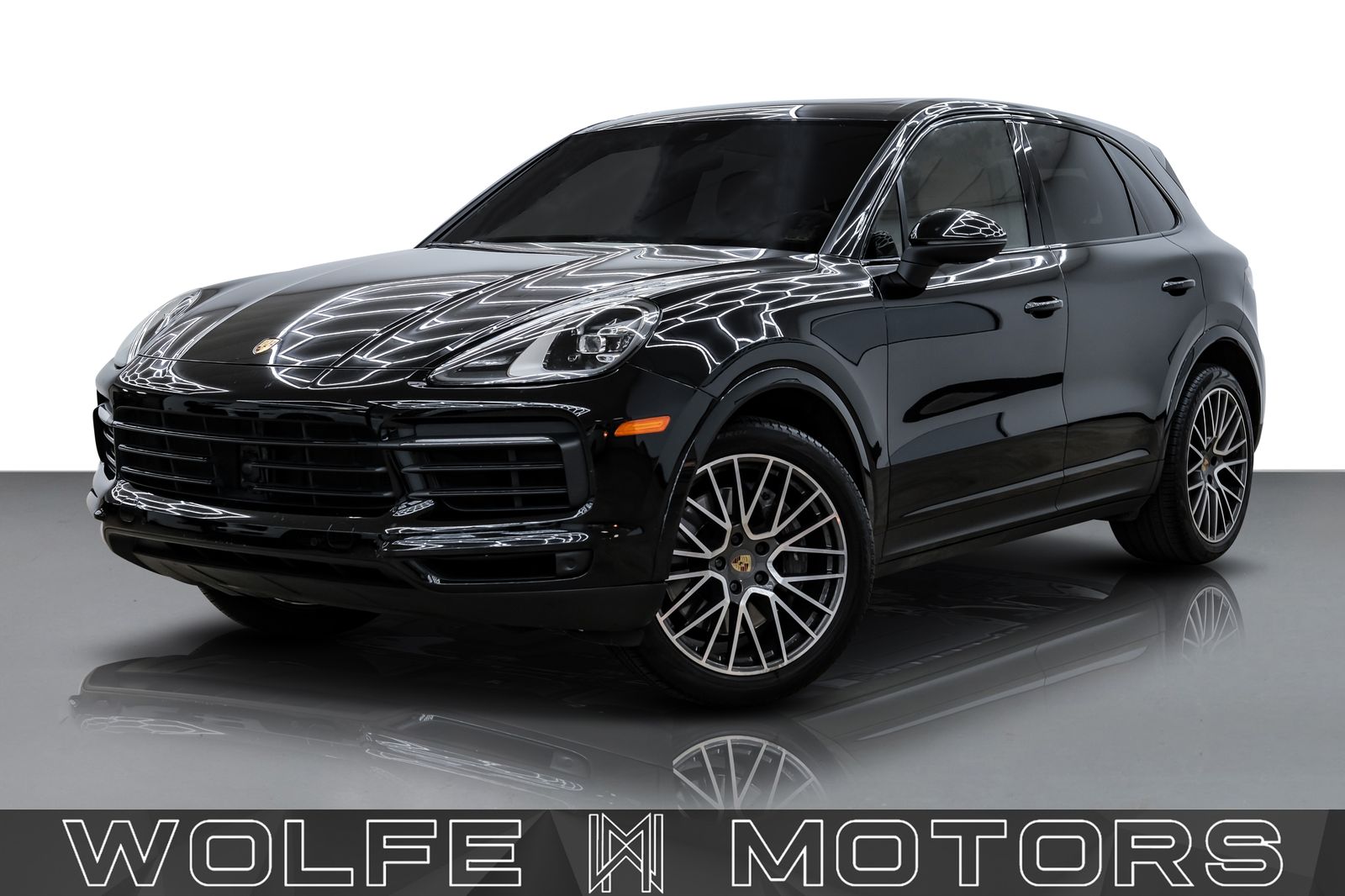 2023 Porsche Cayenne Platinum Edition's photo