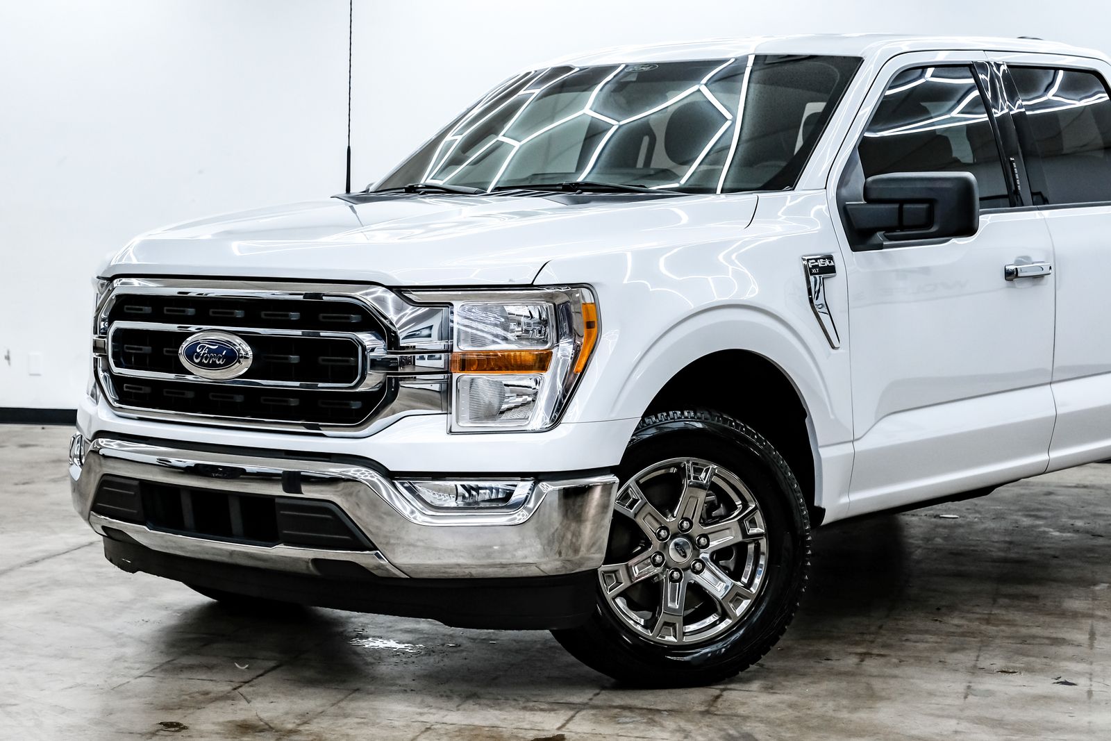 2022 Ford F-150 XLT - Photo 2