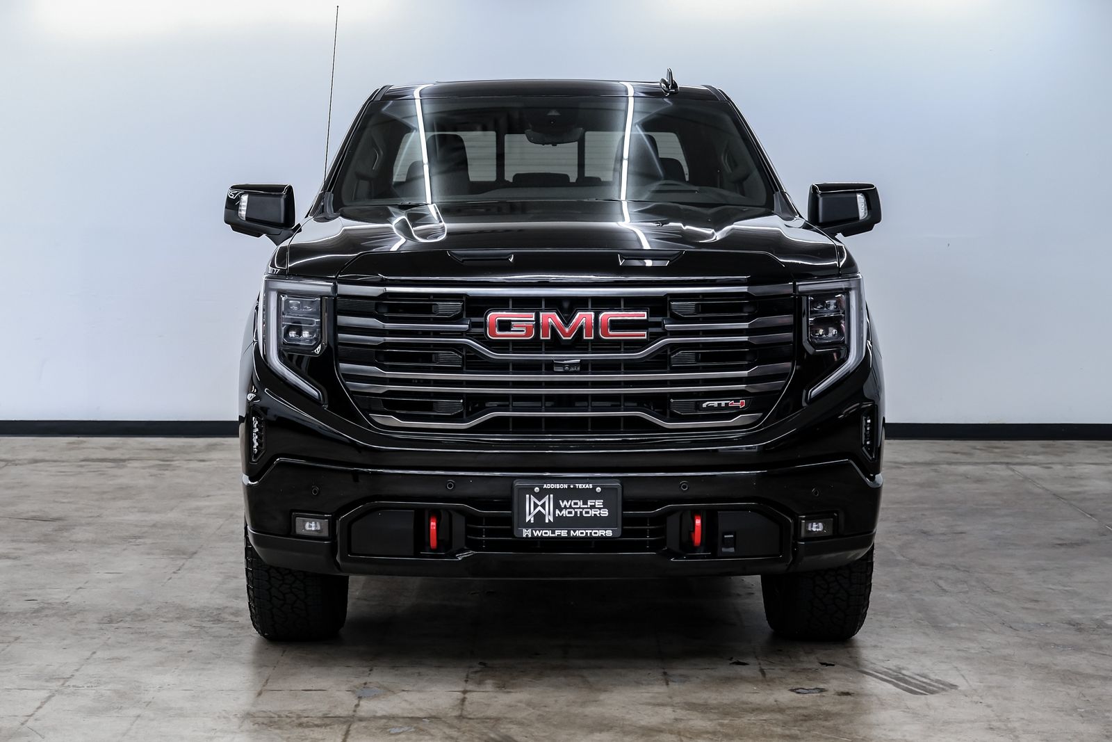 Photo 2 of this GMC Sierra 1500