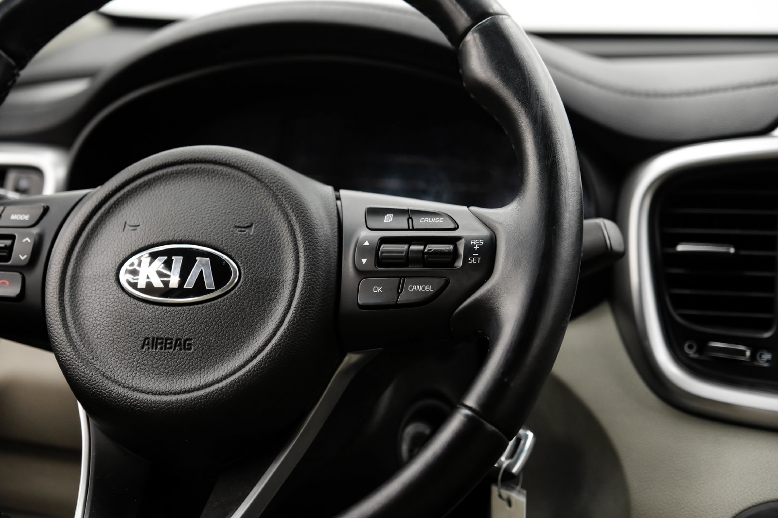 Photo 17 of this Kia Sorento