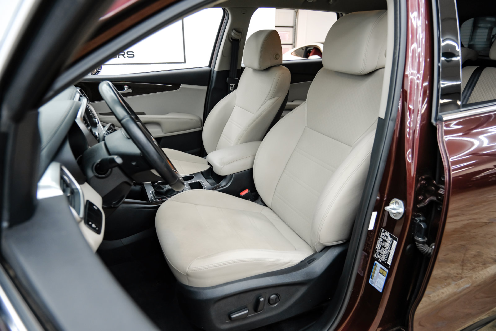 Photo 37 of this Kia Sorento