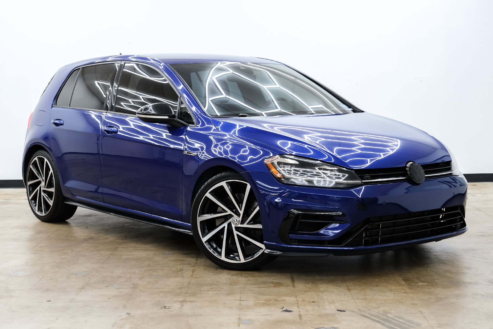 Photo 3 of this Volkswagen Golf R