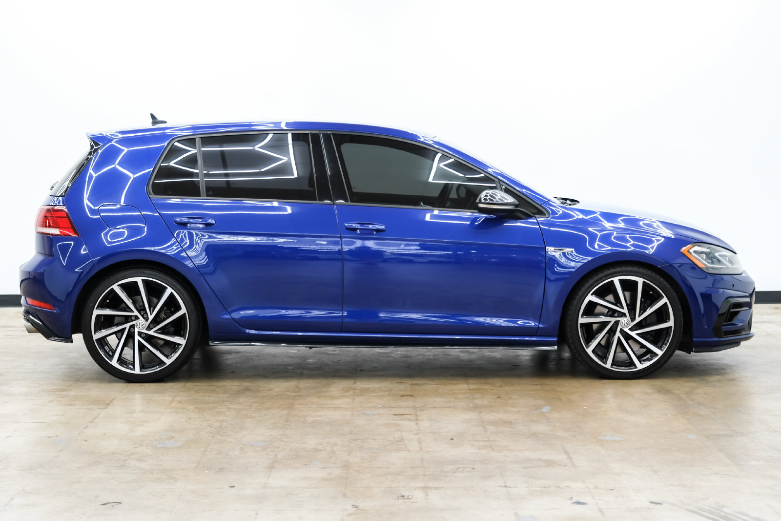 Photo 4 of this Volkswagen Golf R