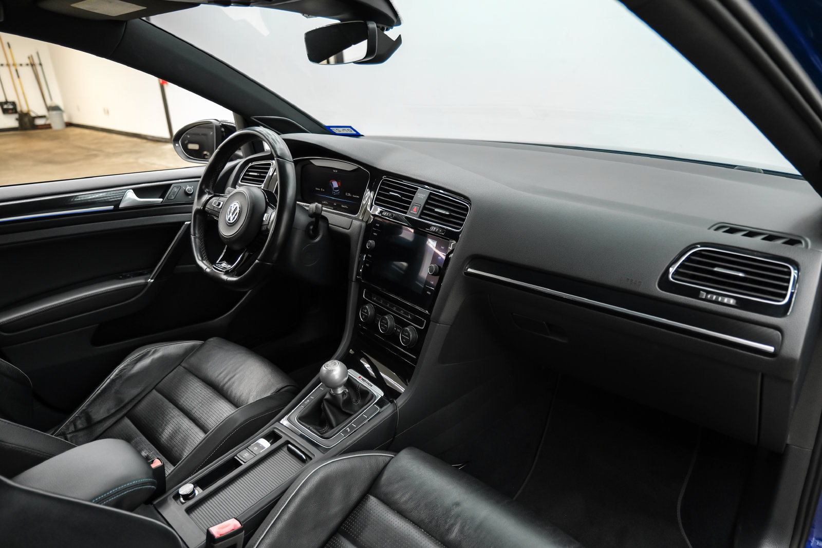 Photo 11 of this Volkswagen Golf R