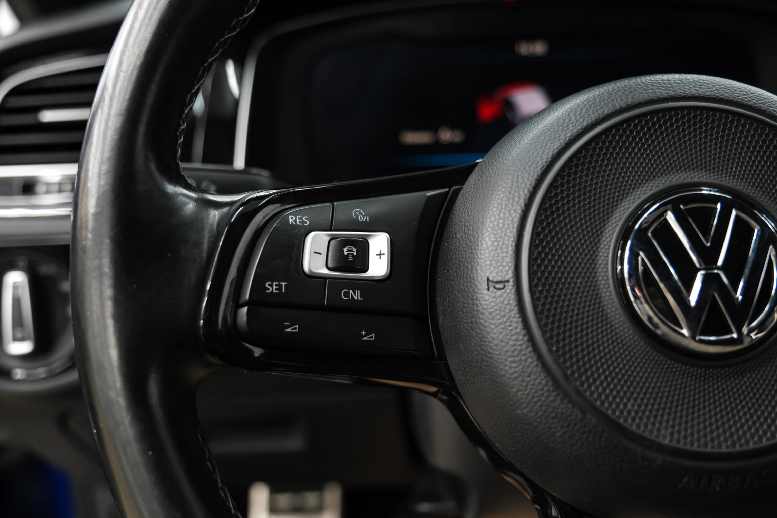 Photo 16 of this Volkswagen Golf R
