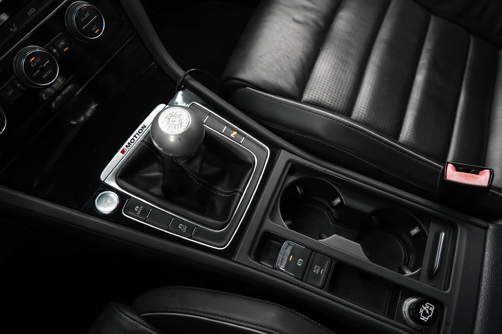 Photo 24 of this Volkswagen Golf R