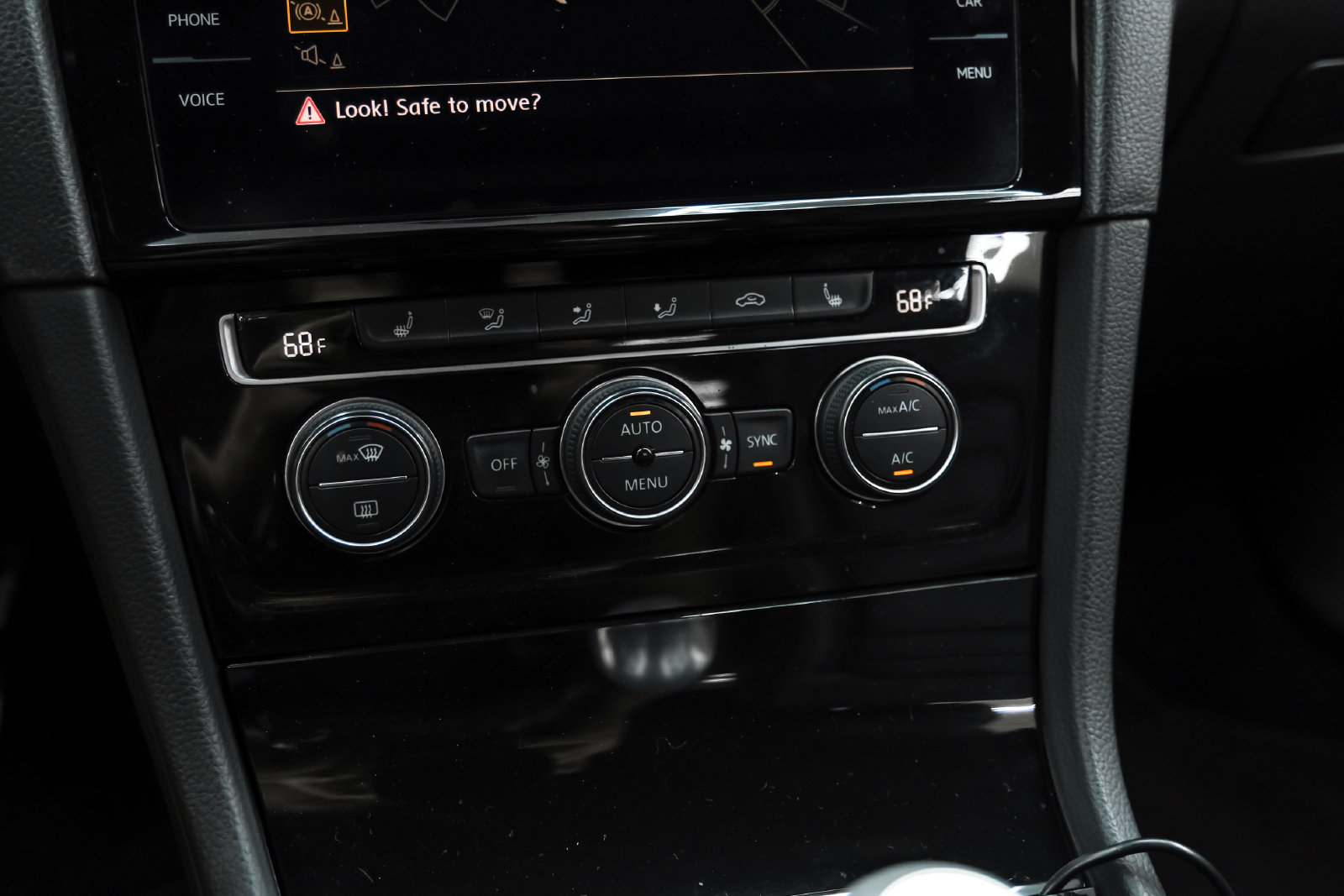 Photo 26 of this Volkswagen Golf R