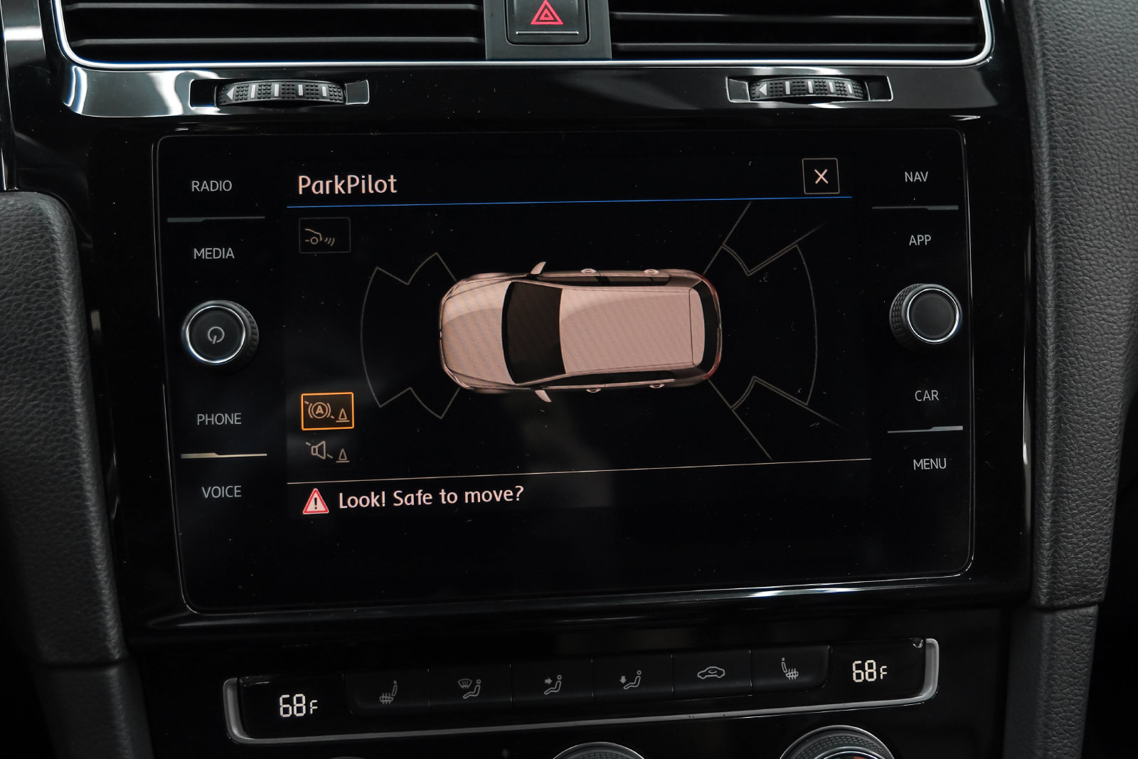Photo 27 of this Volkswagen Golf R