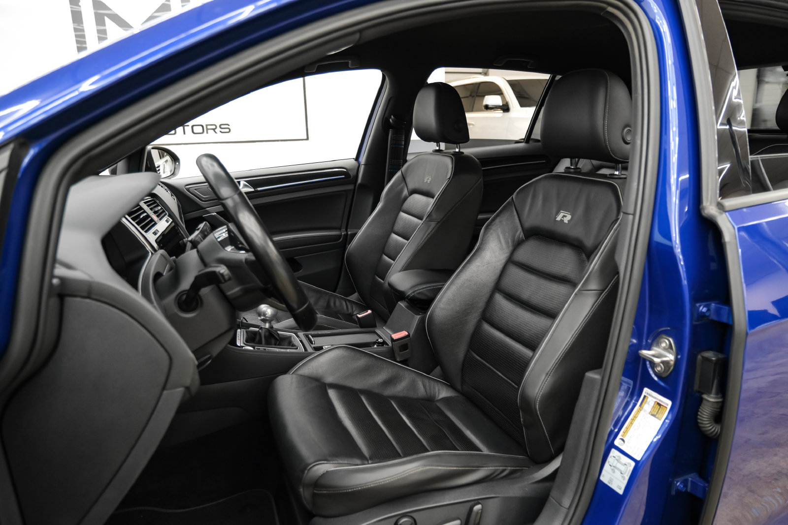 Photo 32 of this Volkswagen Golf R