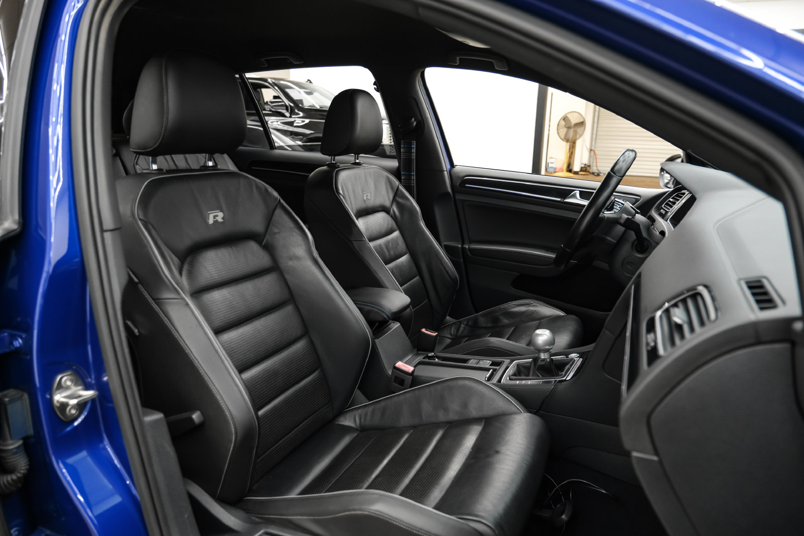 Photo 34 of this Volkswagen Golf R