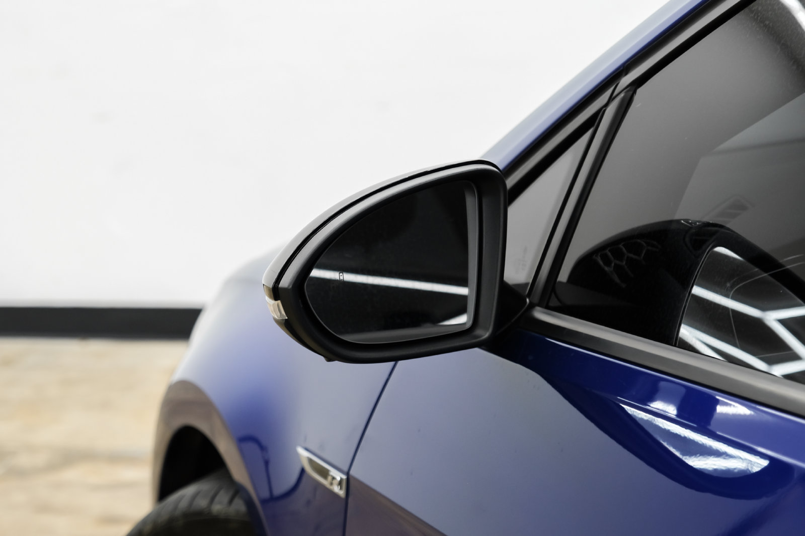Photo 40 of this Volkswagen Golf R