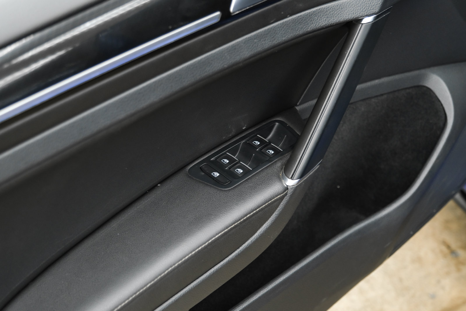 Photo 42 of this Volkswagen Golf R