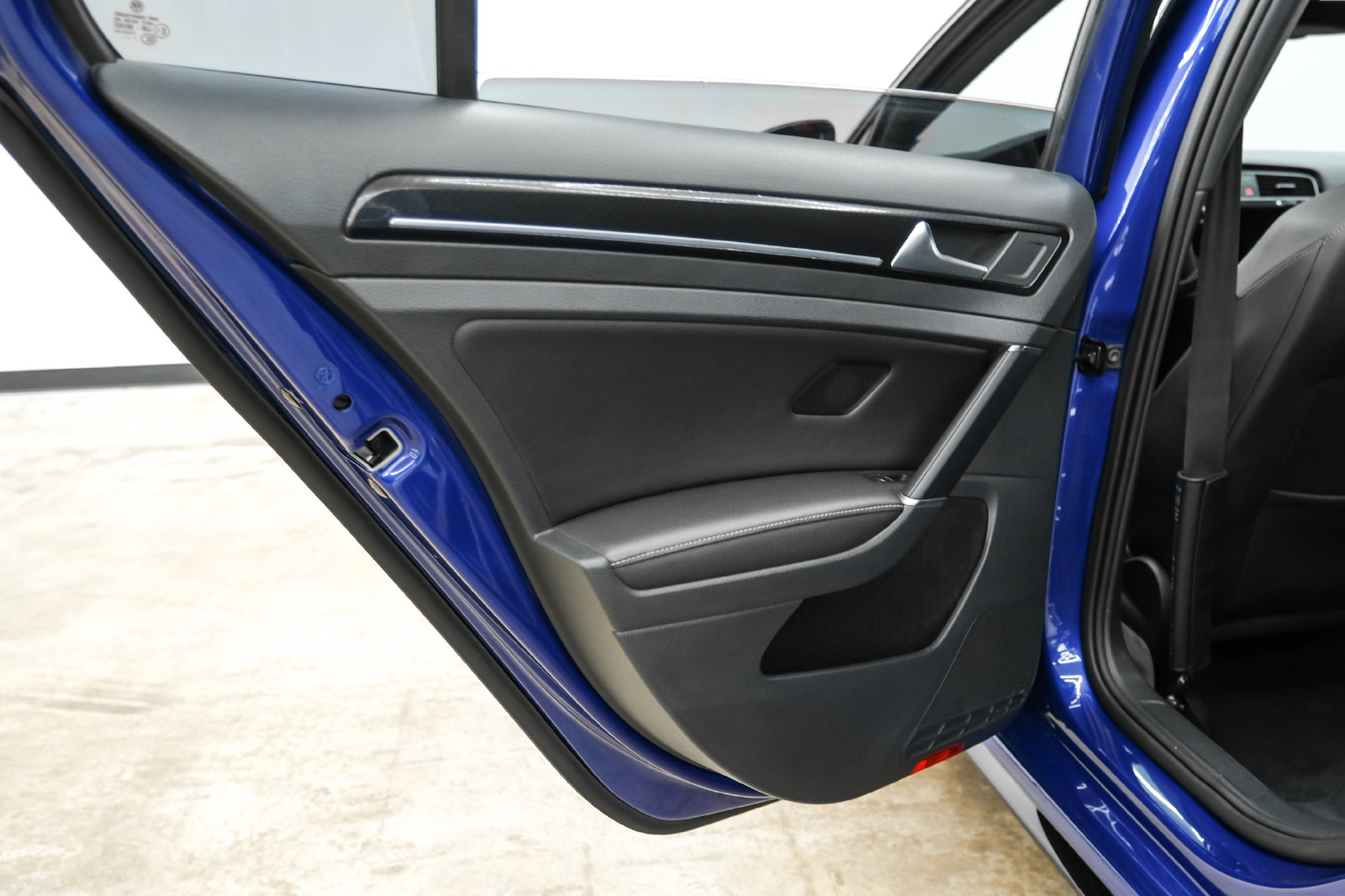 Photo 44 of this Volkswagen Golf R