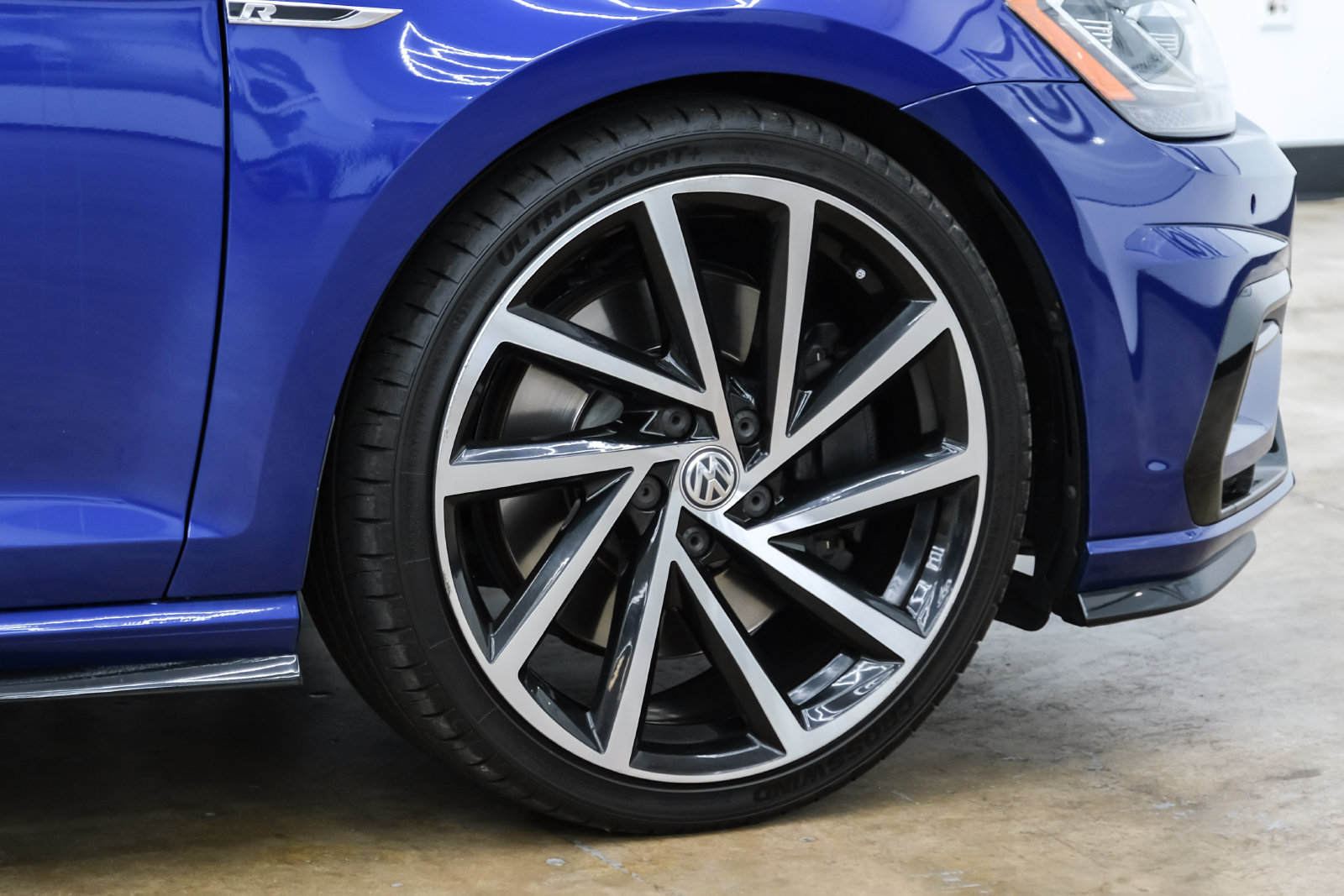 Photo 58 of this Volkswagen Golf R