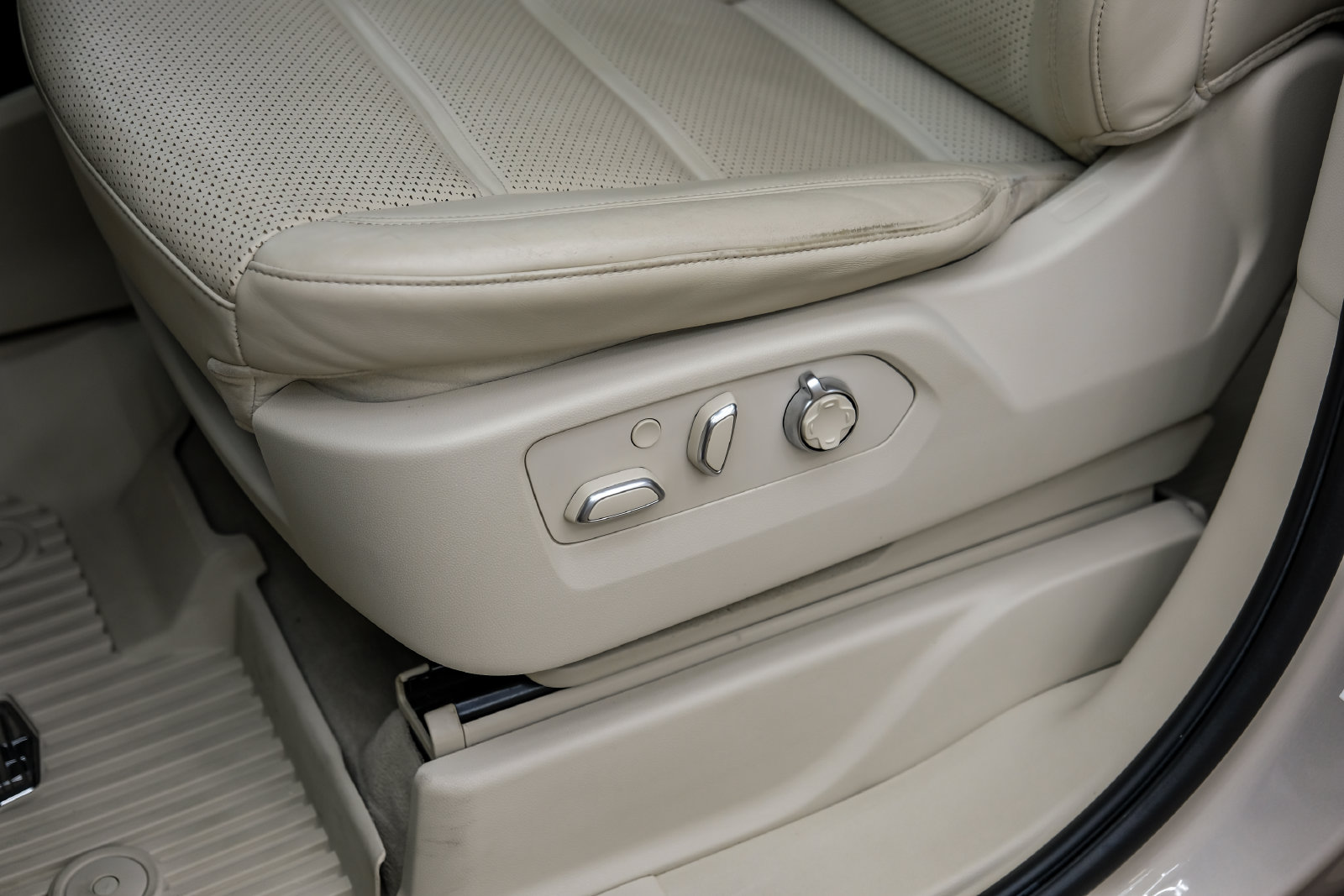 Photo 51 of this Cadillac Escalade