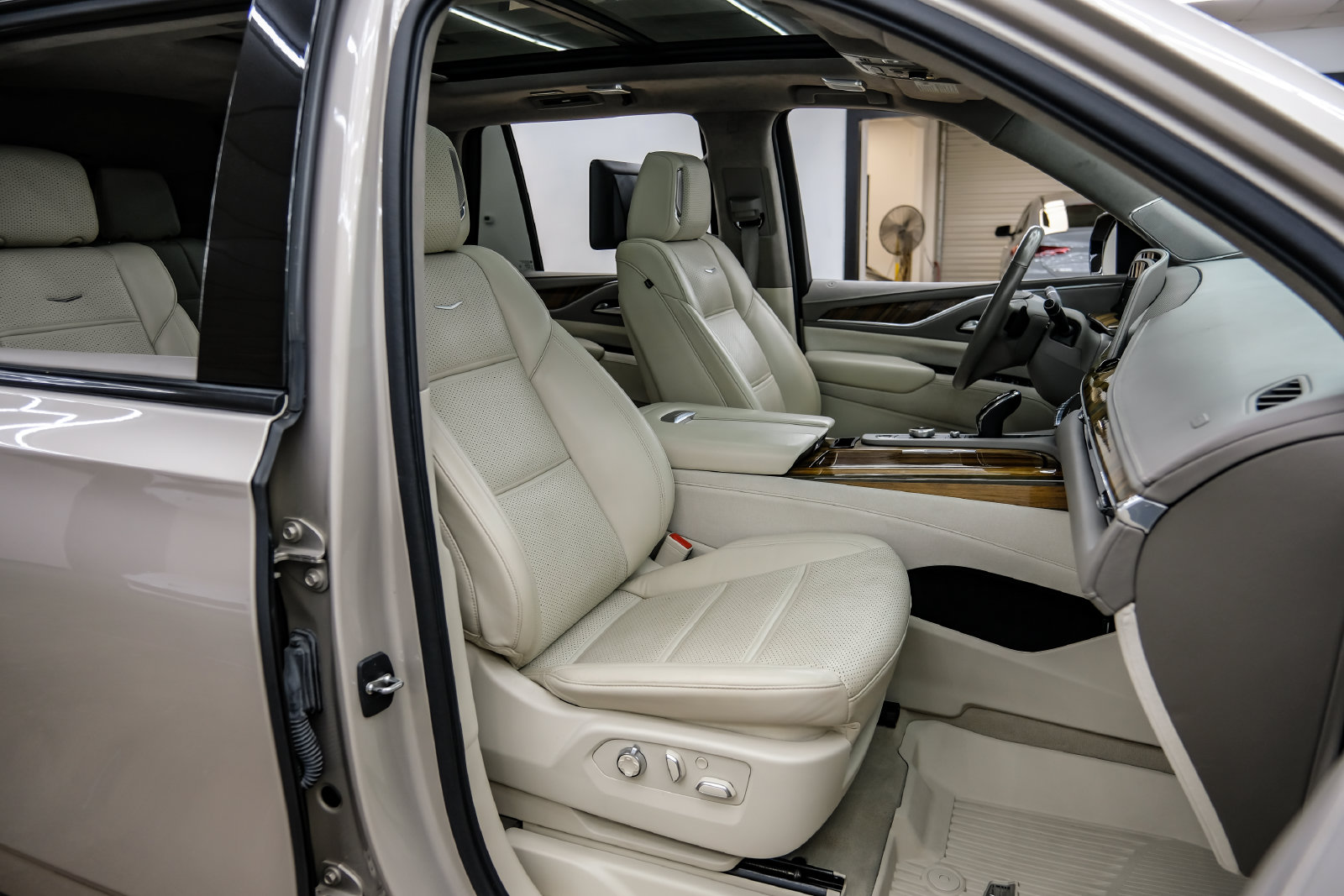Photo 52 of this Cadillac Escalade