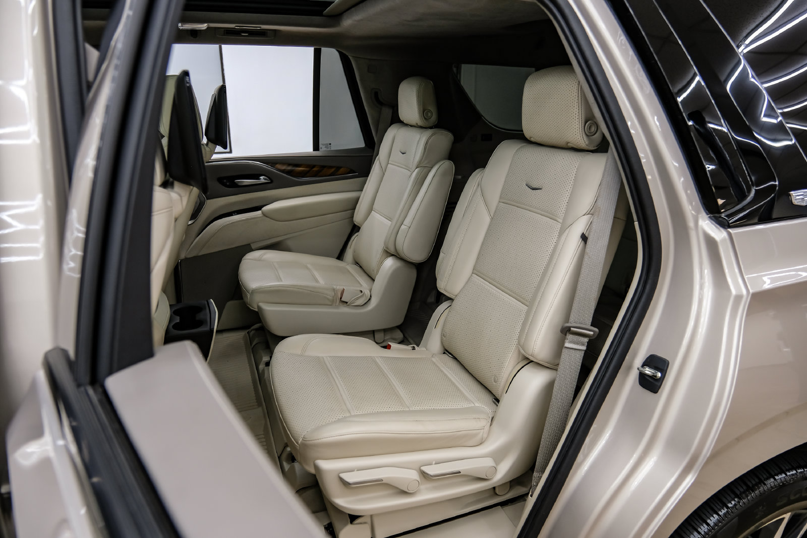 Photo 58 of this Cadillac Escalade