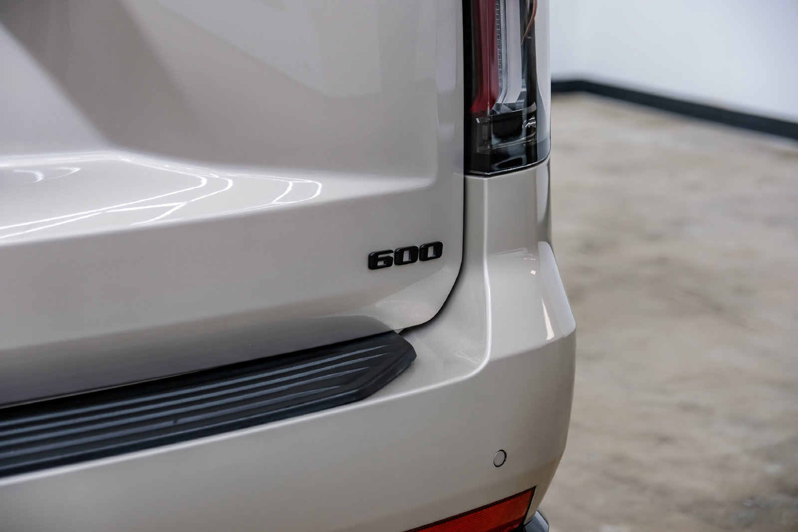 Photo 72 of this Cadillac Escalade