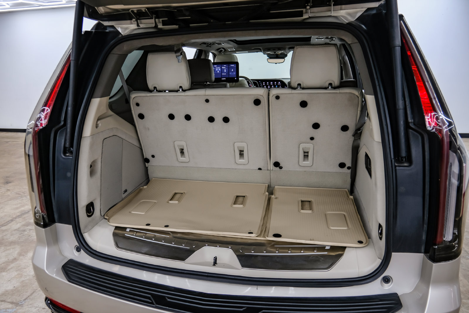 Photo 76 of this Cadillac Escalade