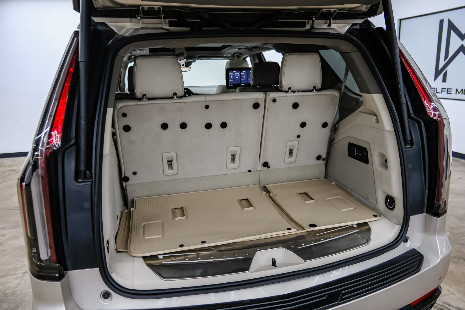 Photo 77 of this Cadillac Escalade