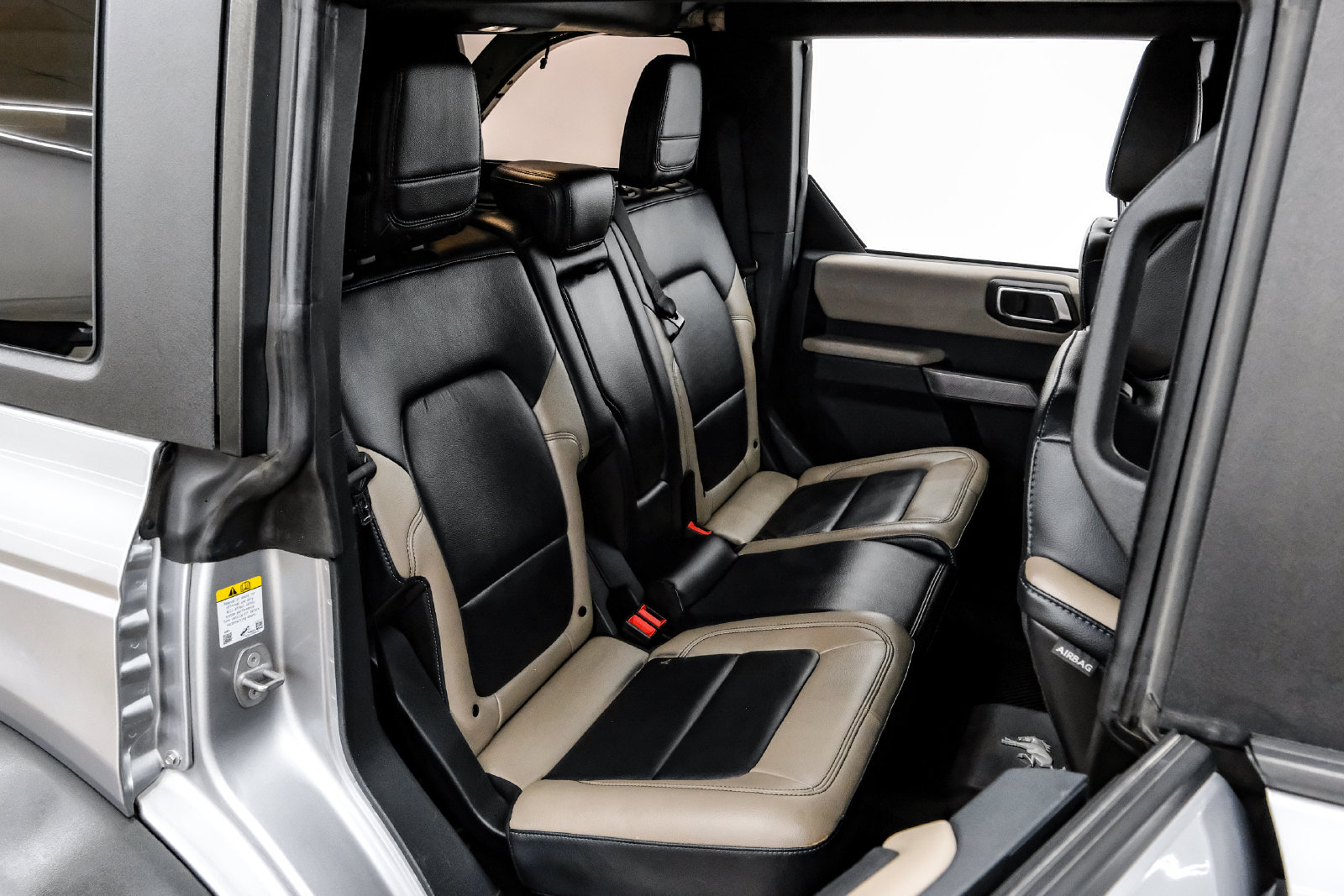 Photo 44 of this Ford Bronco