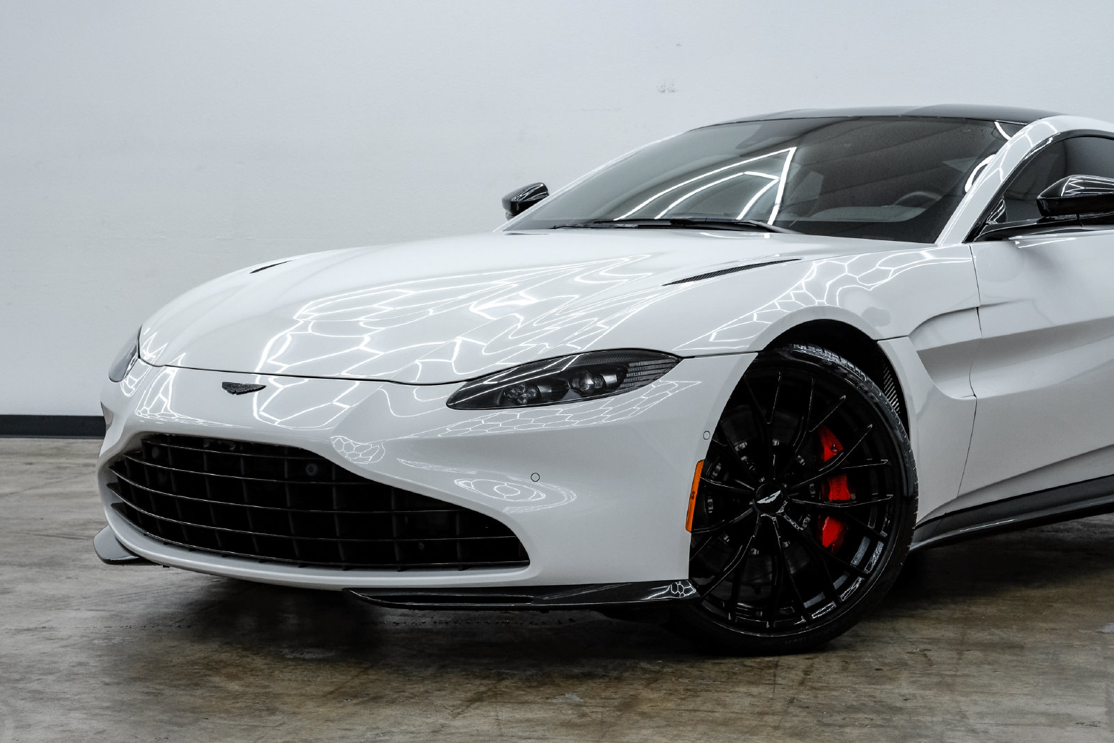 2023 Aston Martin Vantage Base - Photo 2