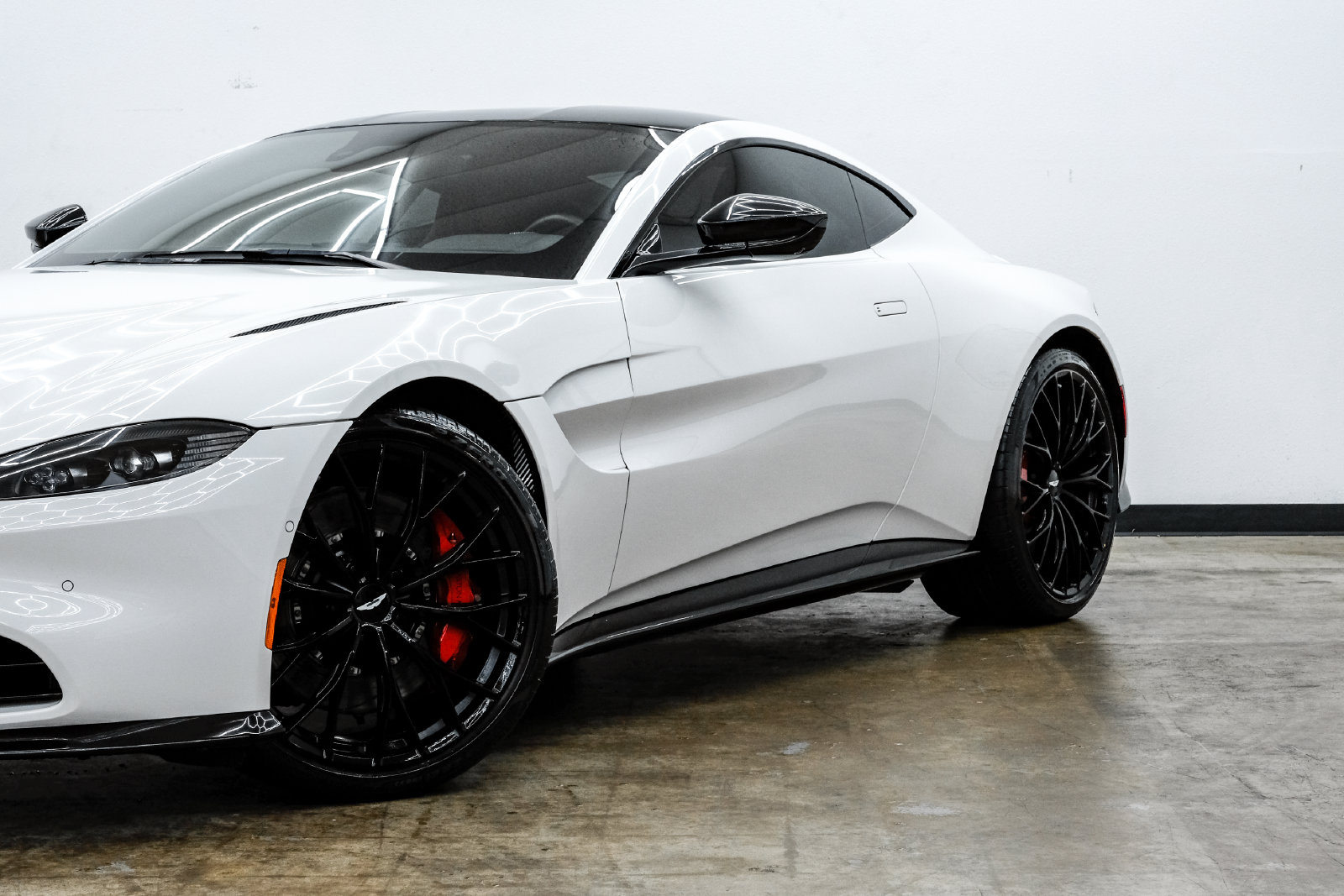 2023 Aston Martin Vantage Base - Photo 3